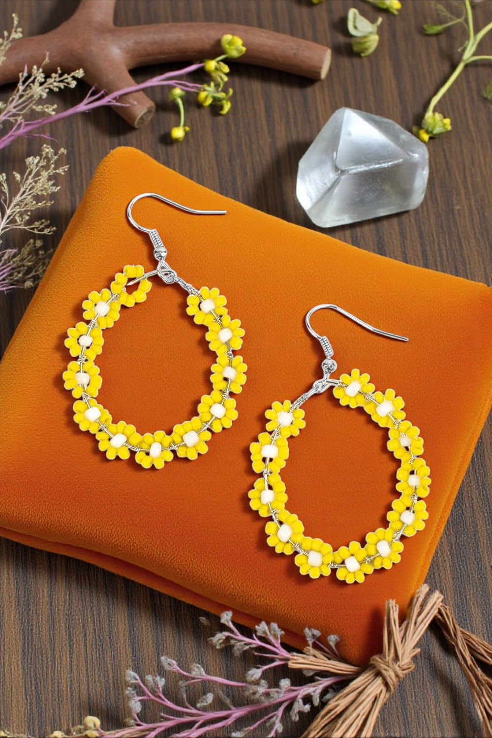 🌼 Sunshine Daisy Hoop Earrings