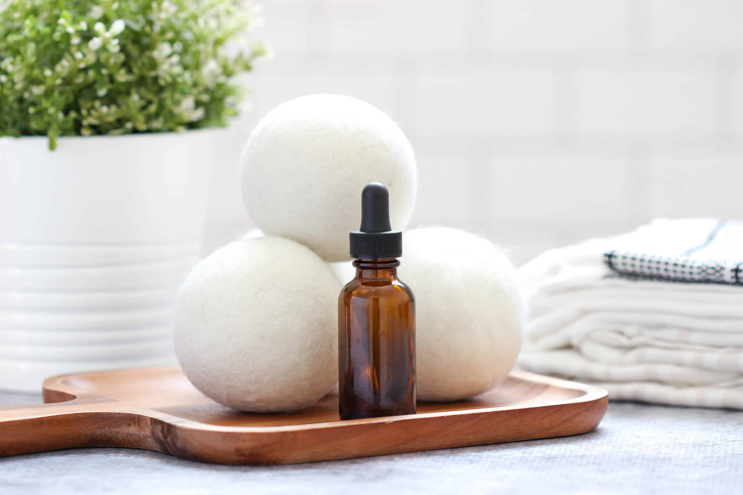 Homemade Luxury Scented Wool Dryer Balls with Oil Refill