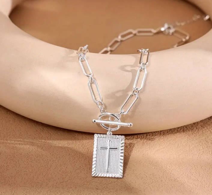✝️ Elegant Christian Cross Pendant Necklace – Paper Clip Chain