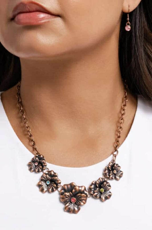 🌸 Vintage Copper Flower Necklace – Multi-Colored Gemstone Accents