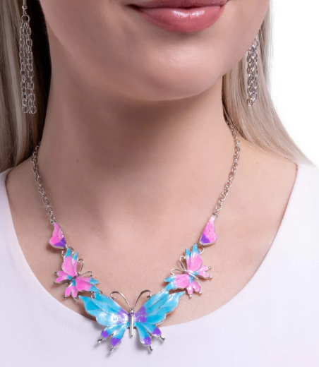 🦋 Iridescent Butterfly Statement Necklace – Silver Tone