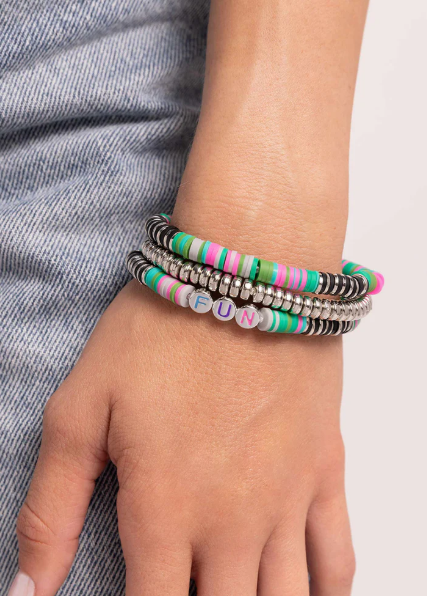 🎉 “FUN” Beaded Bracelet Stack – Multicolor & Silver Tone