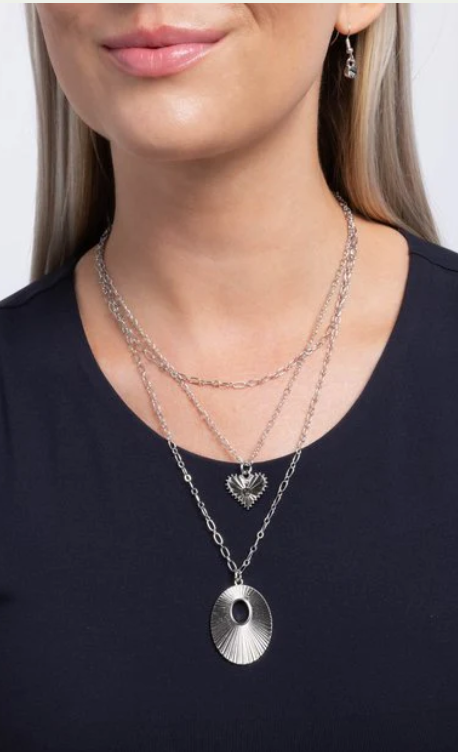 🤍 Layered Heart & Textured Oval Necklace – Silver Tone