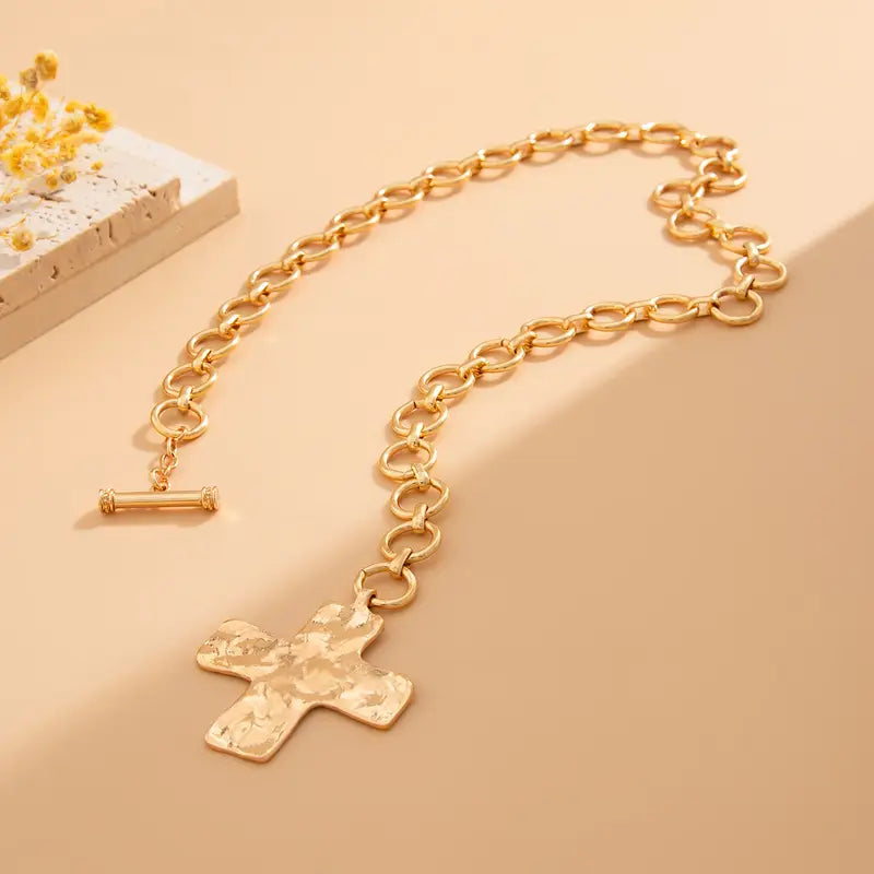 Hammered Cross Statement Necklace – Gold Chunky Chain