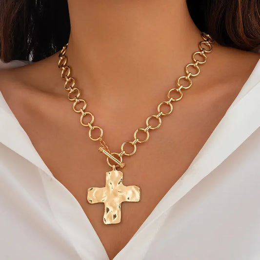 Hammered Cross Statement Necklace – Gold Chunky Chain